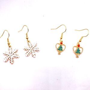 Set of 2 Pairs of Christmas Earrings